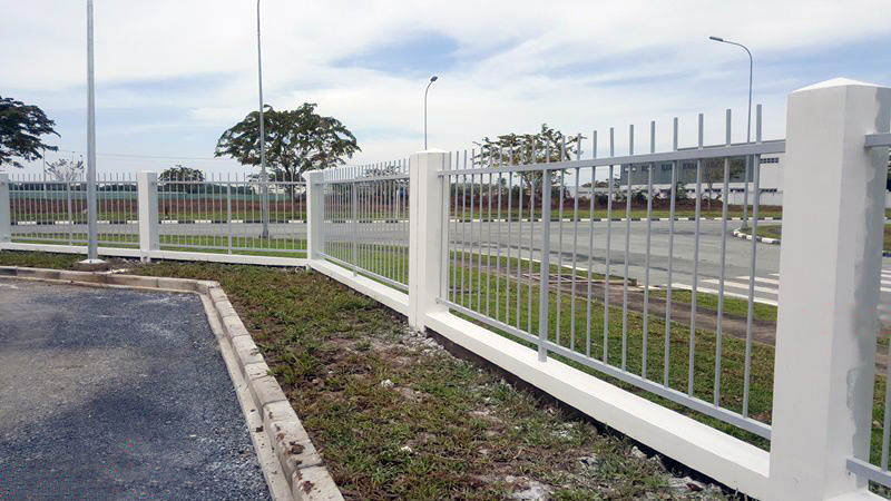 Ưu điểm của tường rào sắt: Làm hàng rào KCN Tân Phú Trung