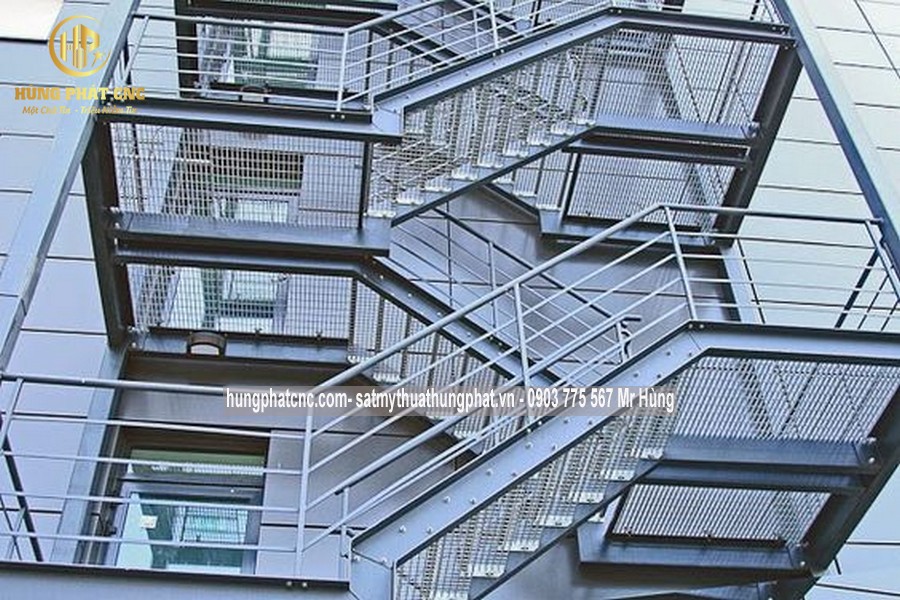 Giá cầu thang sắt thoát hiểm rẻ nhất 2023 – Thi công cầu thang thoát hiểm ngoài trời Thủ Đức 