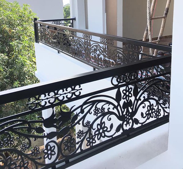 Làm Ban Công CNC Tại Quận 3: Mẫu Ban Công Sắt Nghệ Thuật Đẹp, Bền, Giá Tốt - HÙNG PHÁT CNC