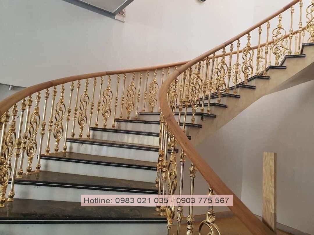 Cầu thang được thiết kế tinh tế tỉ mỉ